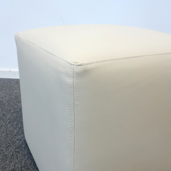 Galleribild #2 för Sittpuff