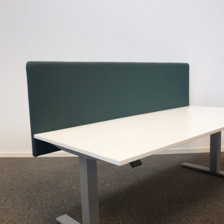 begagnad bordsskärm ifrån EFG, modellen tab i en stilren design med ett snyggt tyg i mörkgrönt.