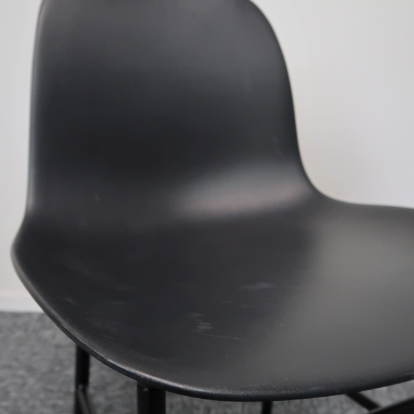 Galleribild #2 för Caféstol Form Chair Steel