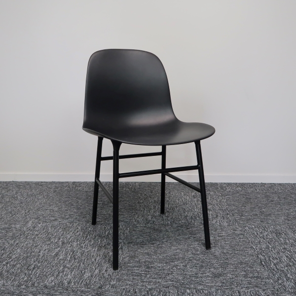 Huvudbild för Caféstol Form Chair Steel