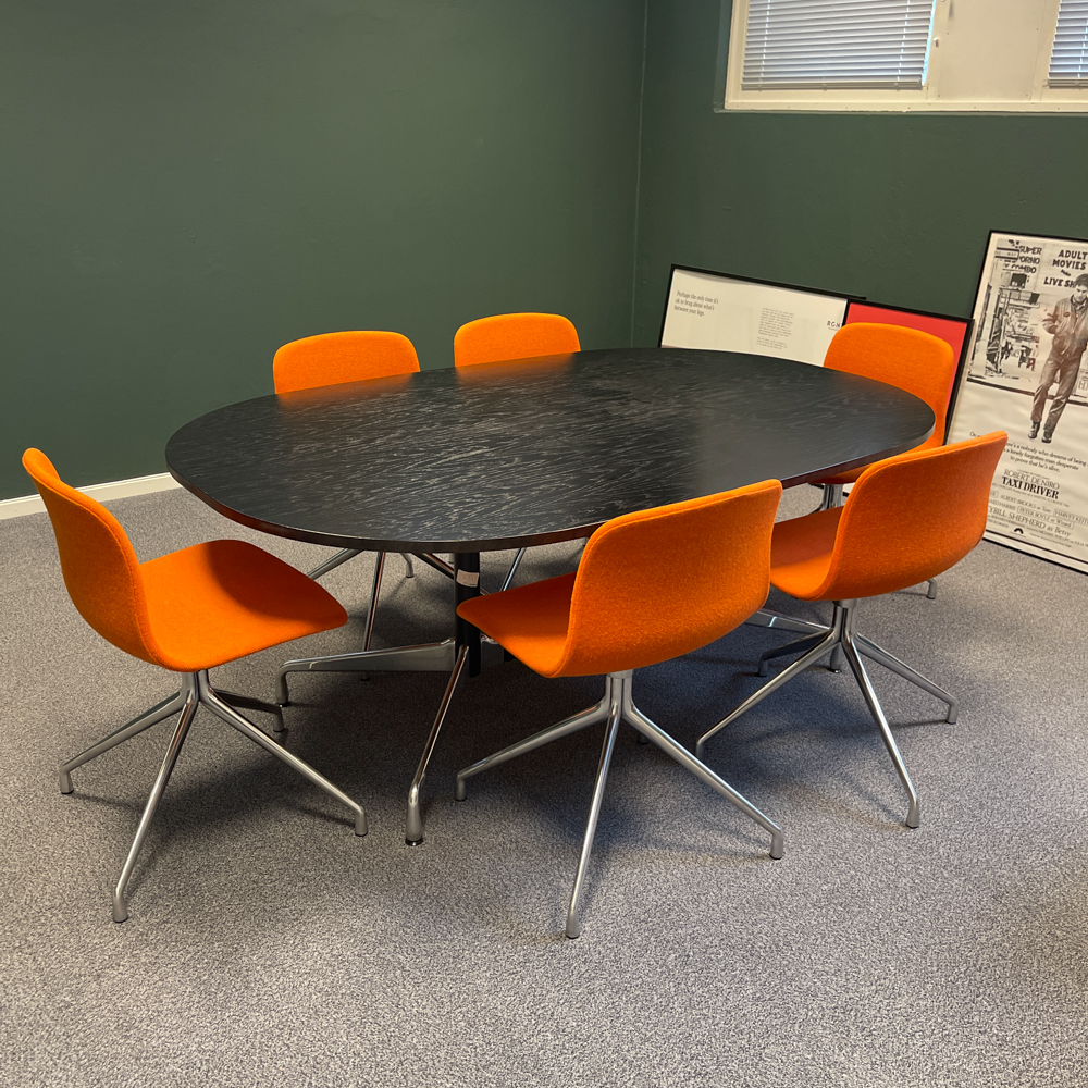 Segmented Square Tabletop Begagnat konferensbord Vitra Eames Segmented Table | Rekomo