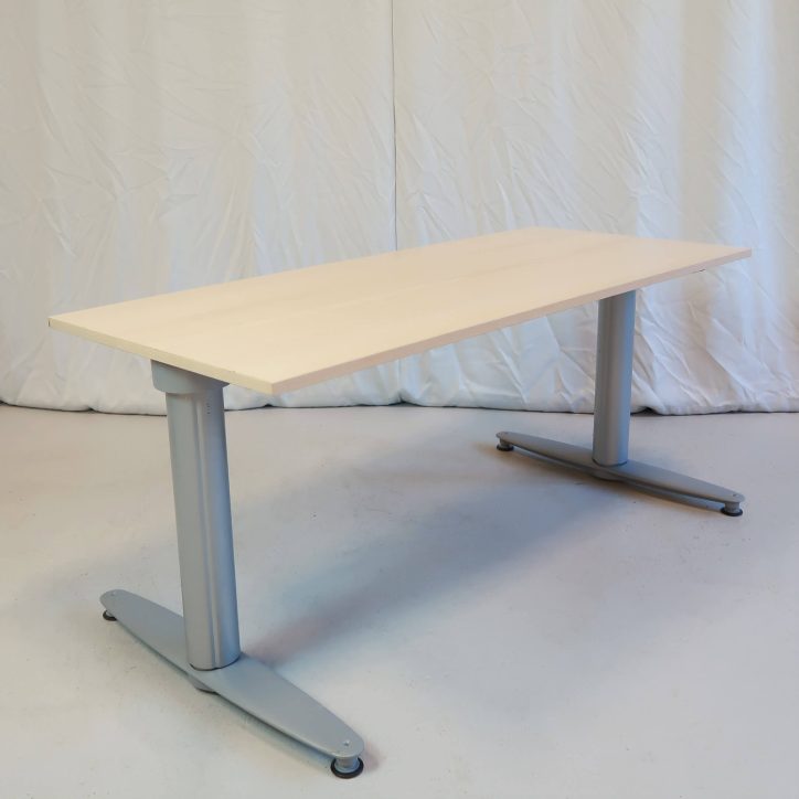 Huvudbild för Höj- och sänkbart skrivbord Serie T 1400mm