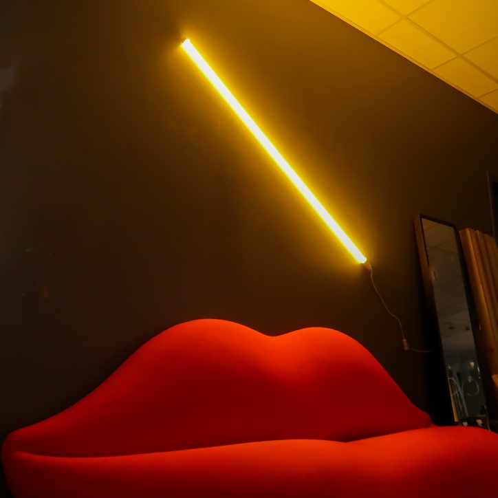 Huvudbild för Vägglampa Neon Tube LED
