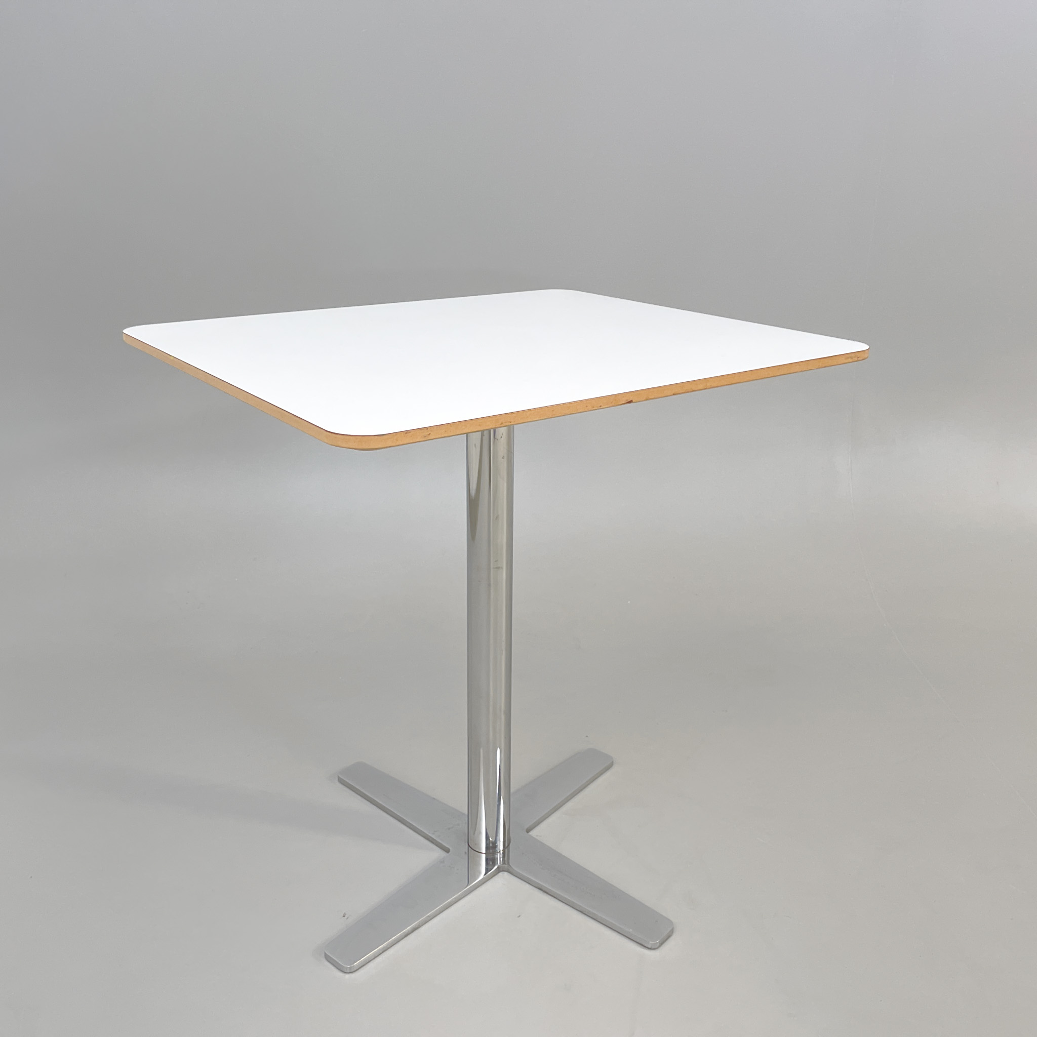 Cafébord B-54 700mm