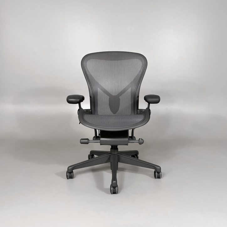 Galleribild #1 för Kontorsstol Aeron Remastered