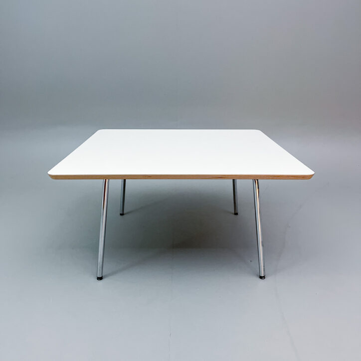 Begagnat Soffbord Offecct 1000x1000mm Vit krom Rekomo begagnat-soffbord-offecct-1000x1000mm-vit-krom-rekomo