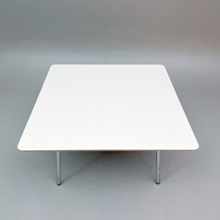 Begagnat Soffbord Offecct 1000x1000mm Vit krom Rekomo begagnat-soffbord-offecct-1000x1000mm-vit-krom-rekomo
