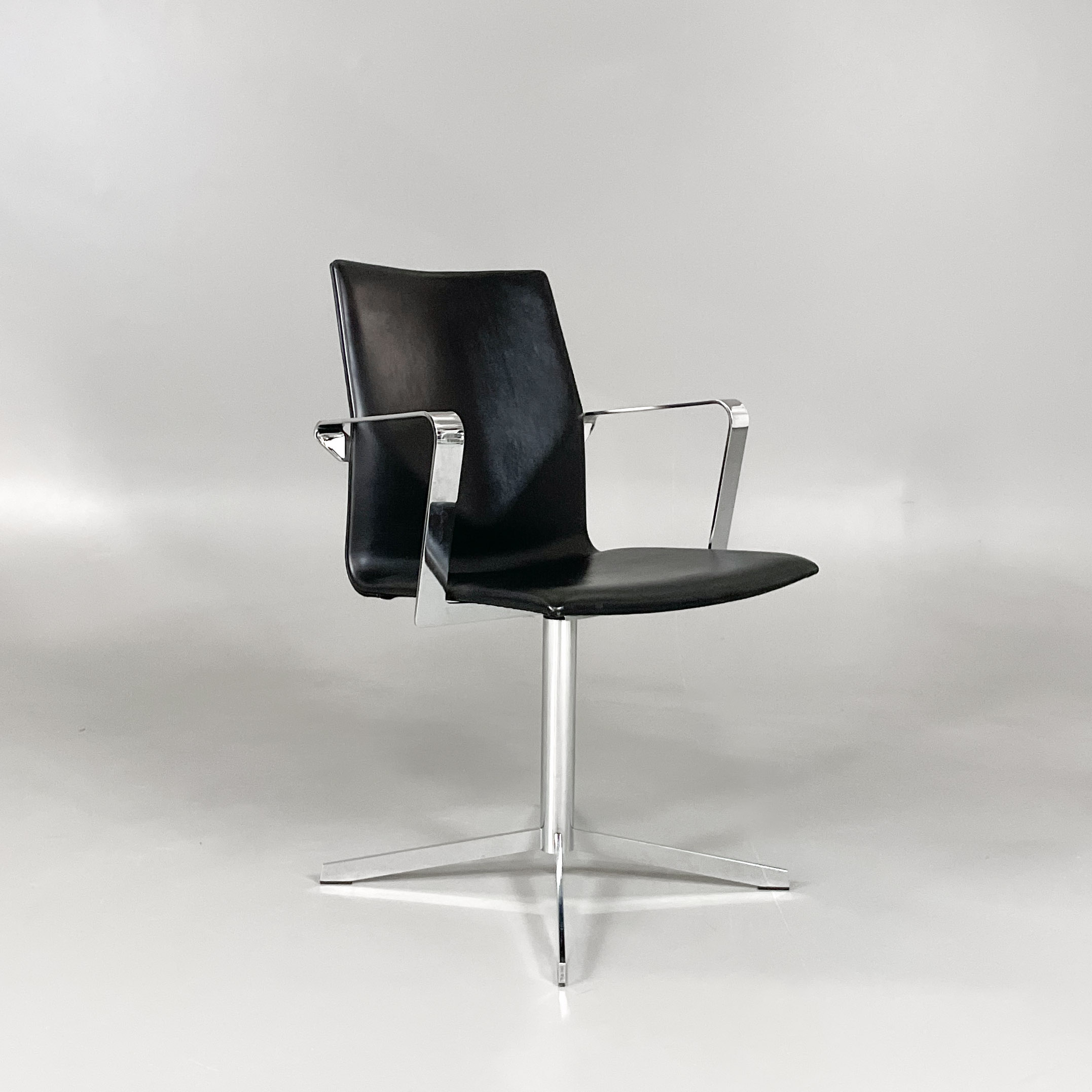 Konferensstol FourCast 2 XL