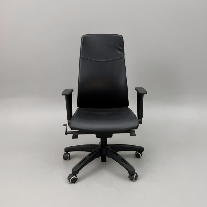 Galleribild #2 för Kontorsgrupp Volmar/ Bekant