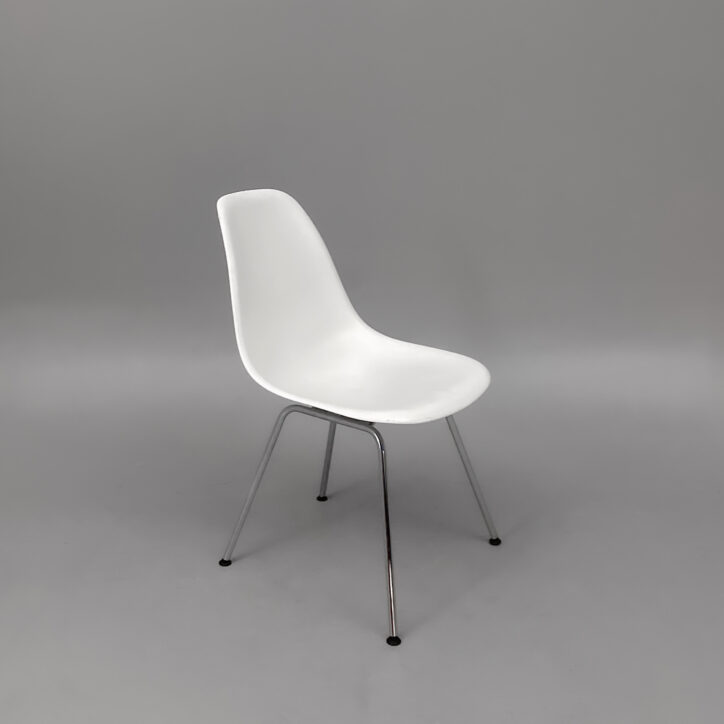 Huvudbild för Caféstol Eames Plastic Chair DSX