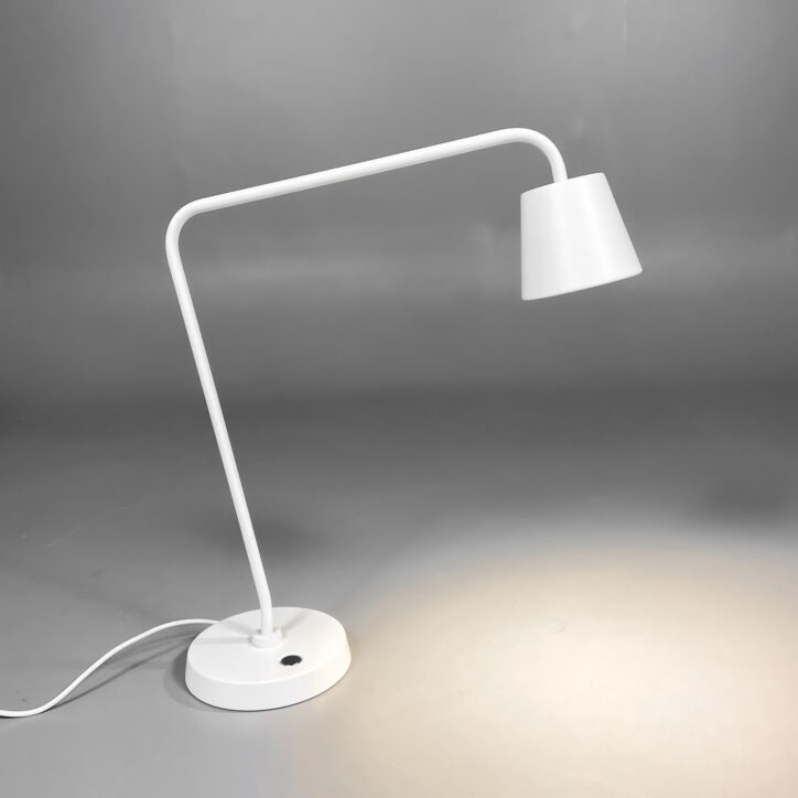 Galleribild #3 för Skrivbordslampa Tisdag