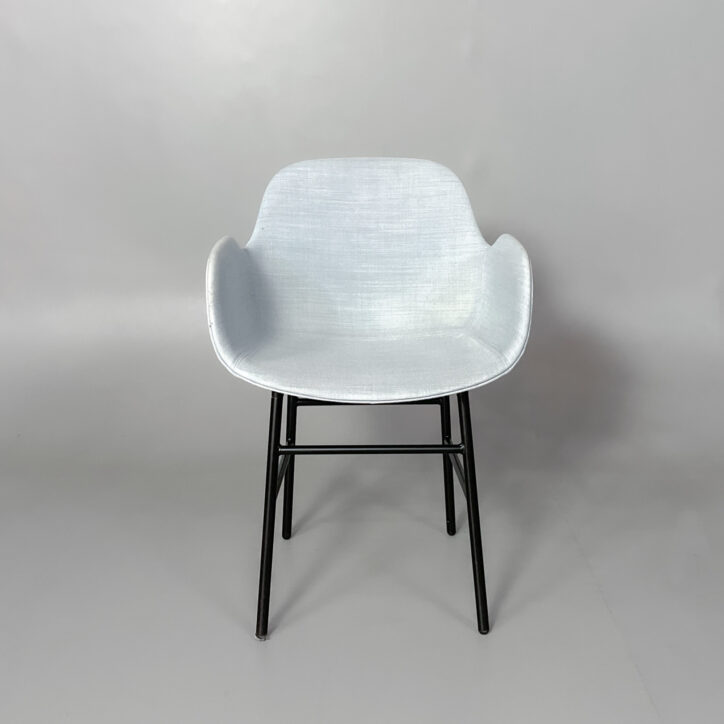 Galleribild #1 för Konferensstol Form Armchair Full upholstery