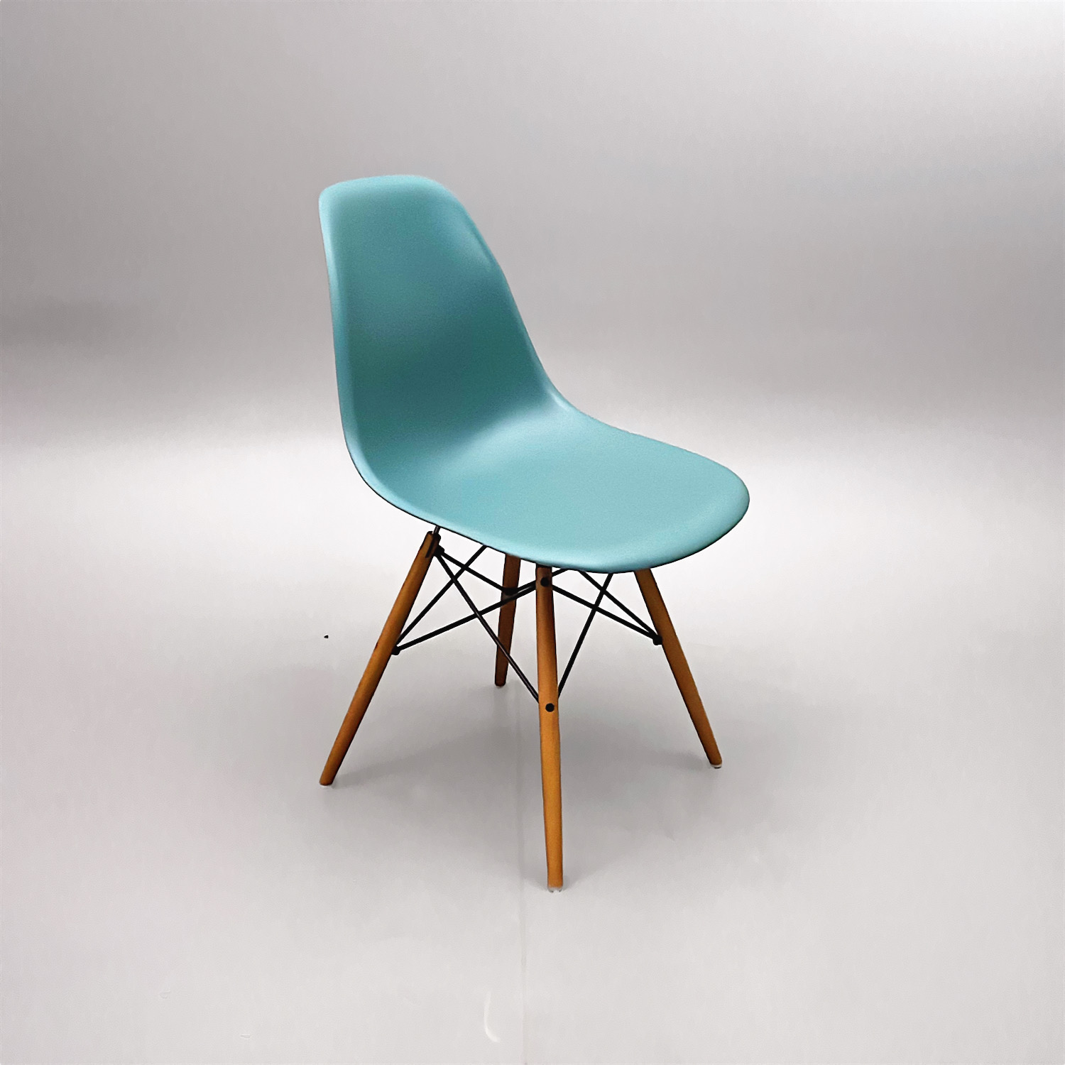 Caféstol Eames Plactic Chair DSW