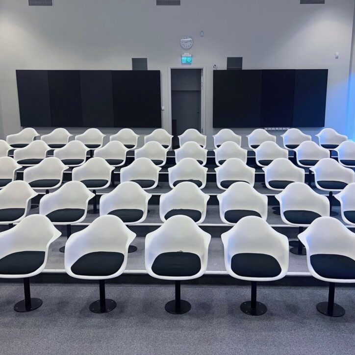 Galleribild #1 för Konferensstol Eames Plastic Armchair
