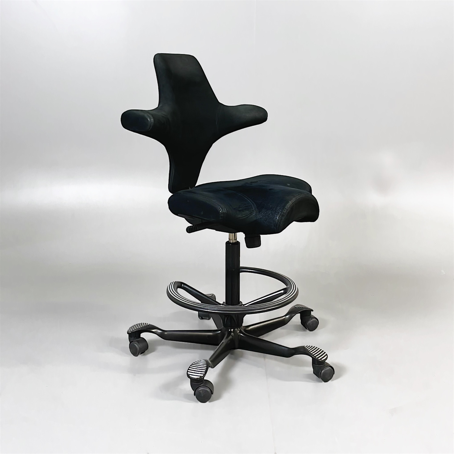 Sadelstol Capisco 8106