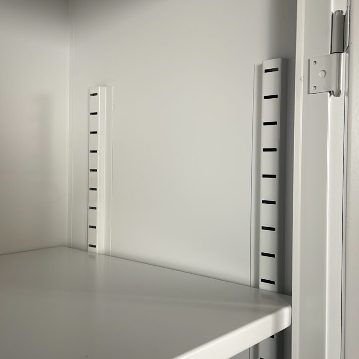 Galleribild #3 för Plåtskåp