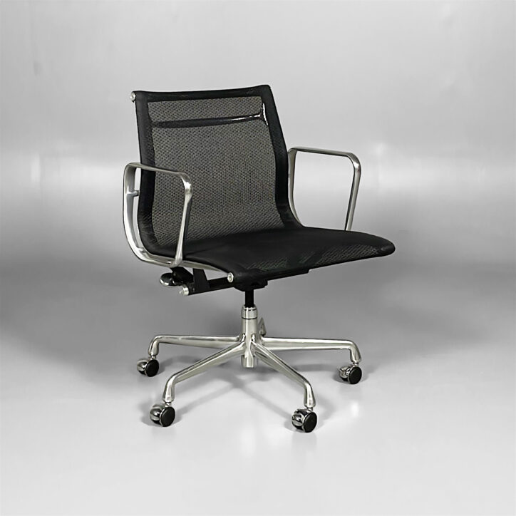 Huvudbild för Konferensstol Eames Aluminium Group