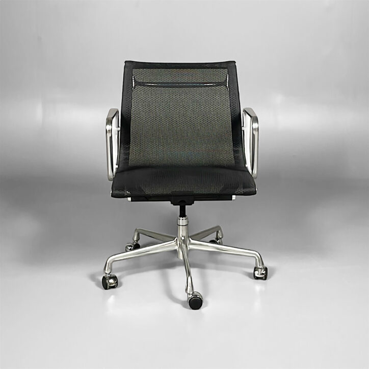 Galleribild #1 för Konferensstol Eames Aluminium Group