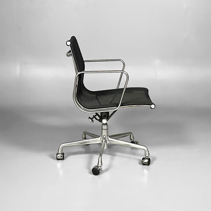 Galleribild #2 för Konferensstol Eames Aluminium Group