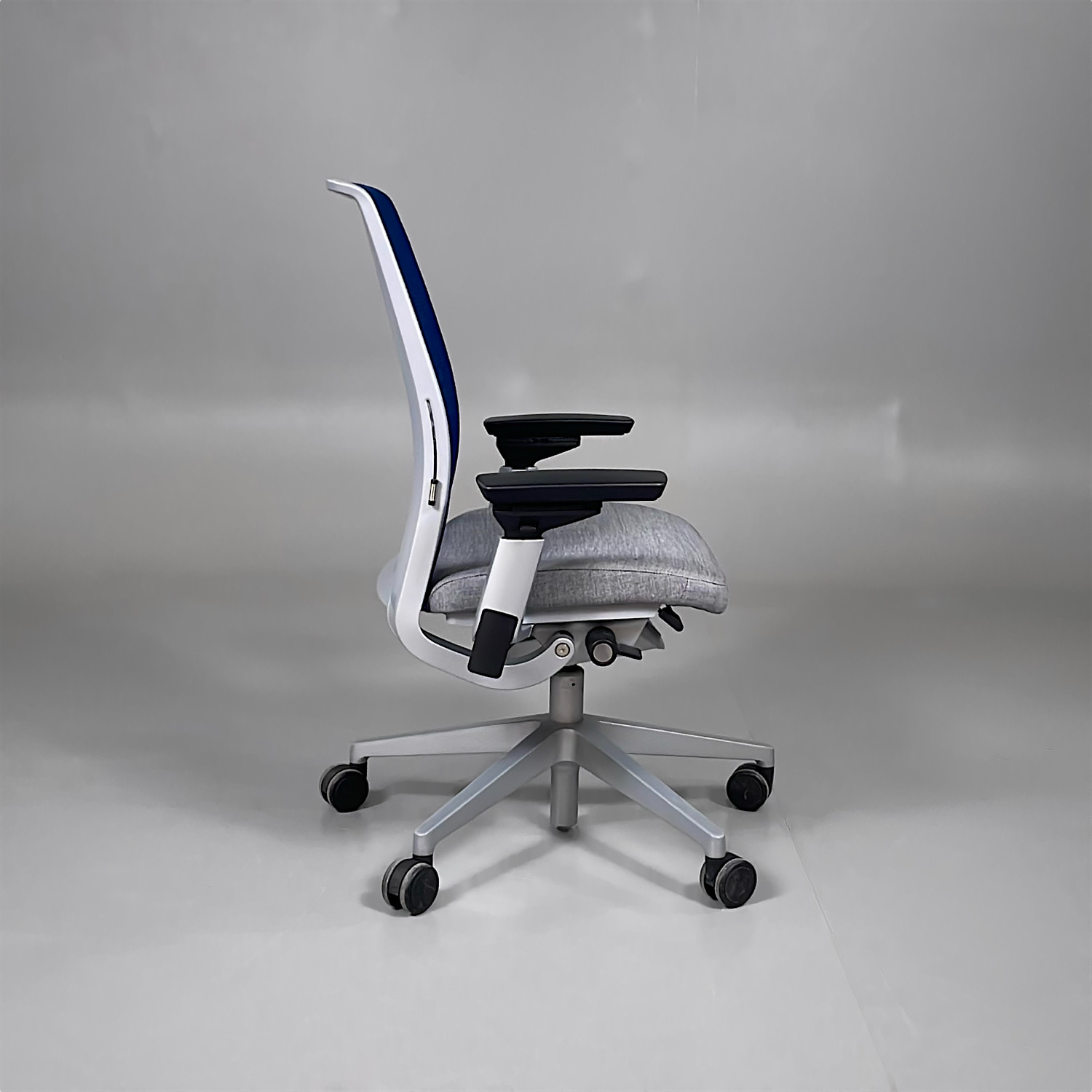 Galleribild #2 för Kontorsstol Think