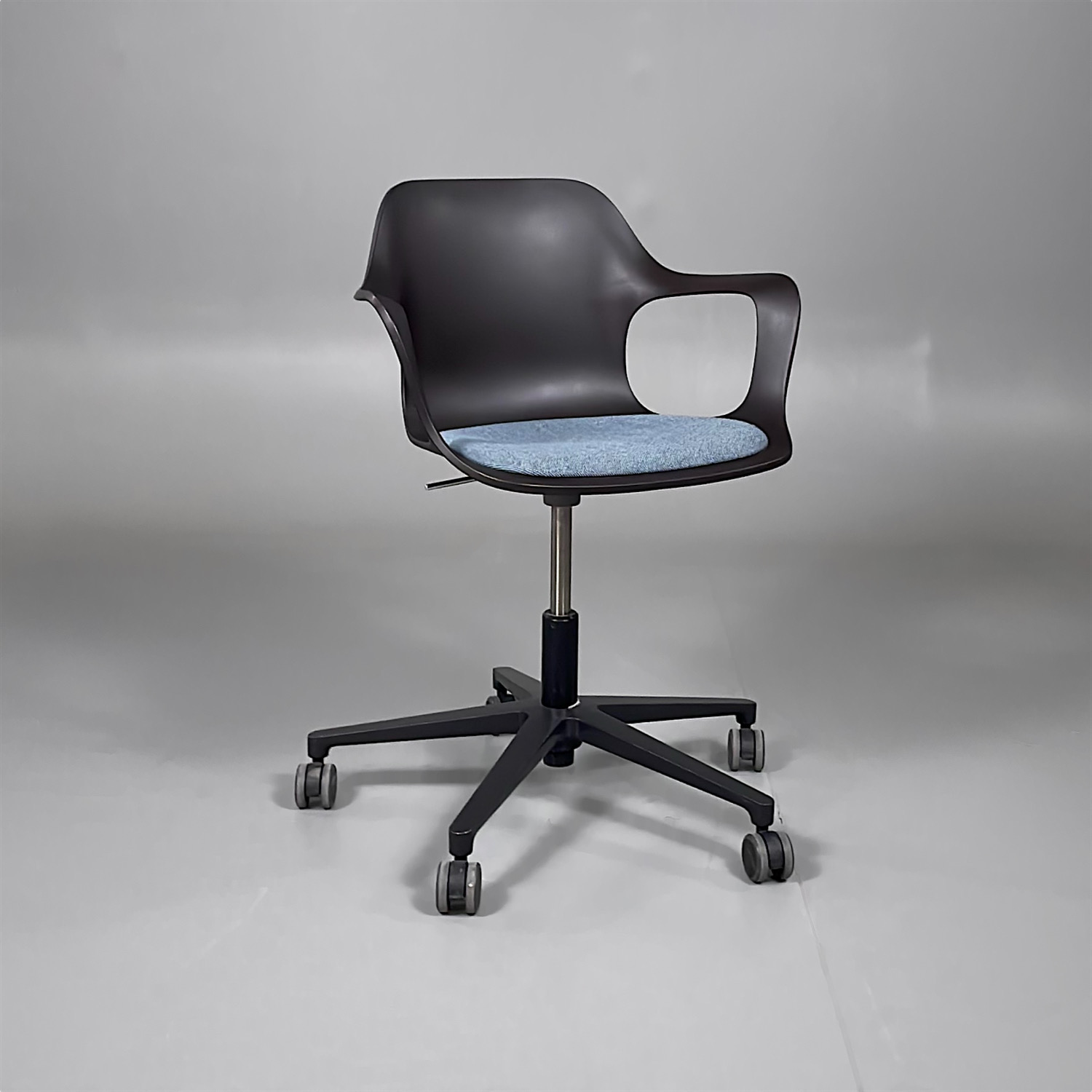 Galleribild #4 för Konferensstol Hal Armchair