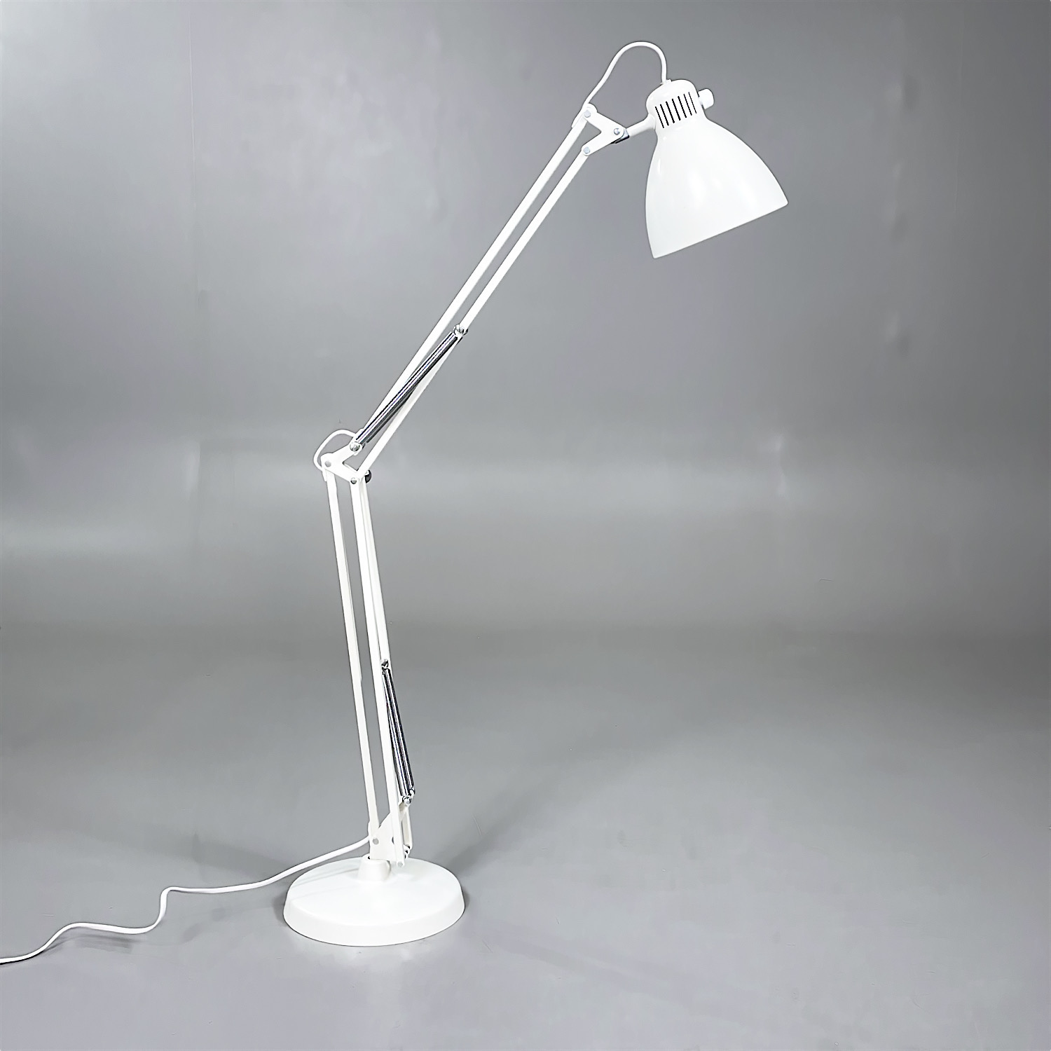 Galleribild #2 för Skrivbordslampa L-1