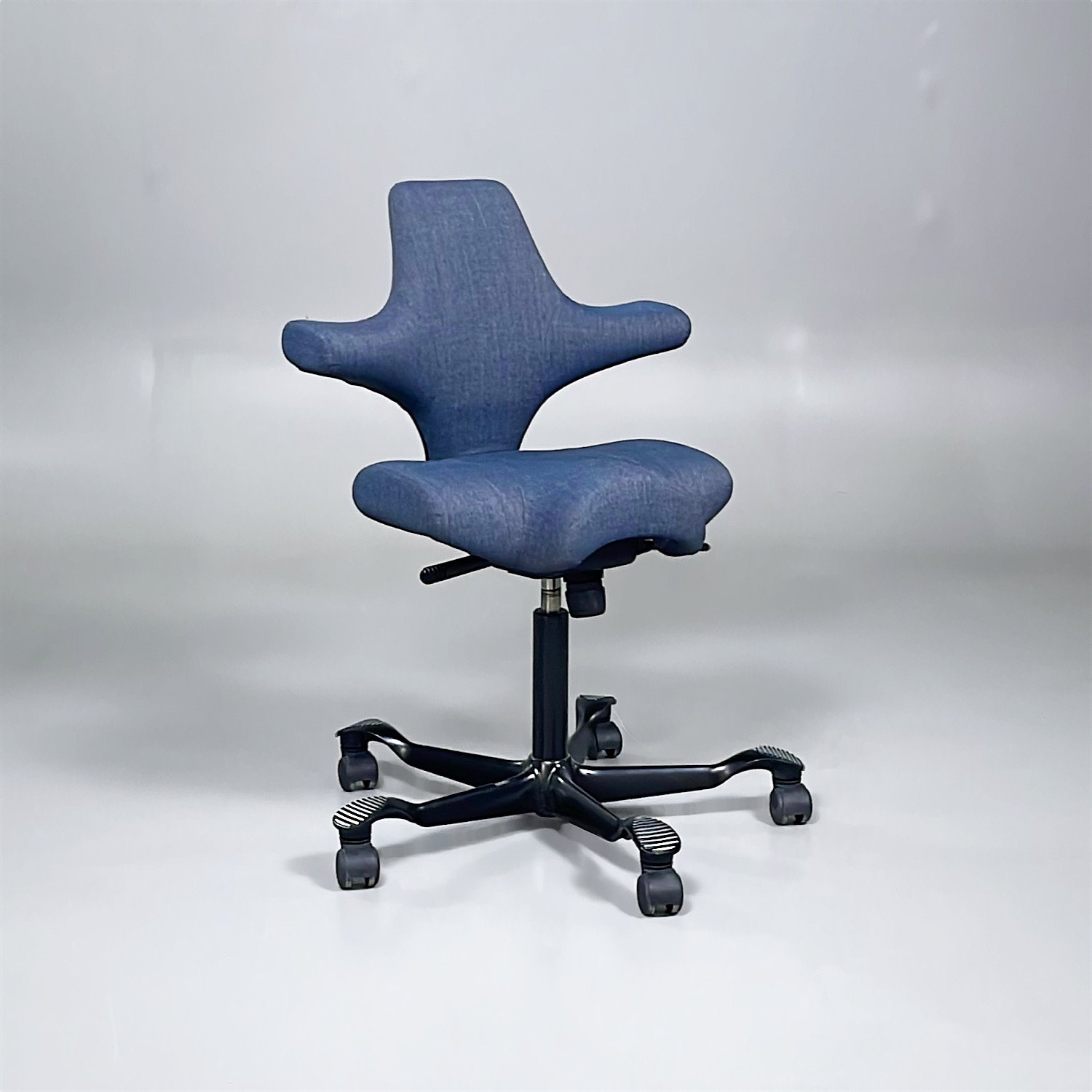 Sadelstol Capisco 8106