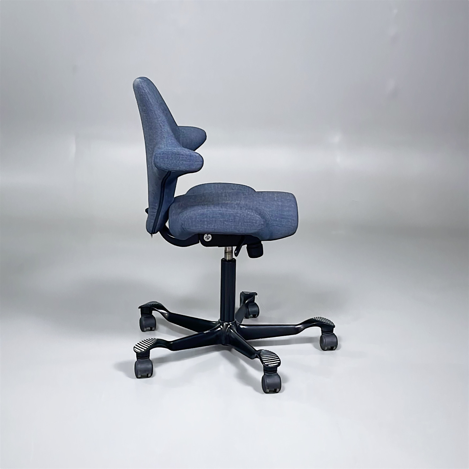 Galleribild #2 för Sadelstol Capisco 8106
