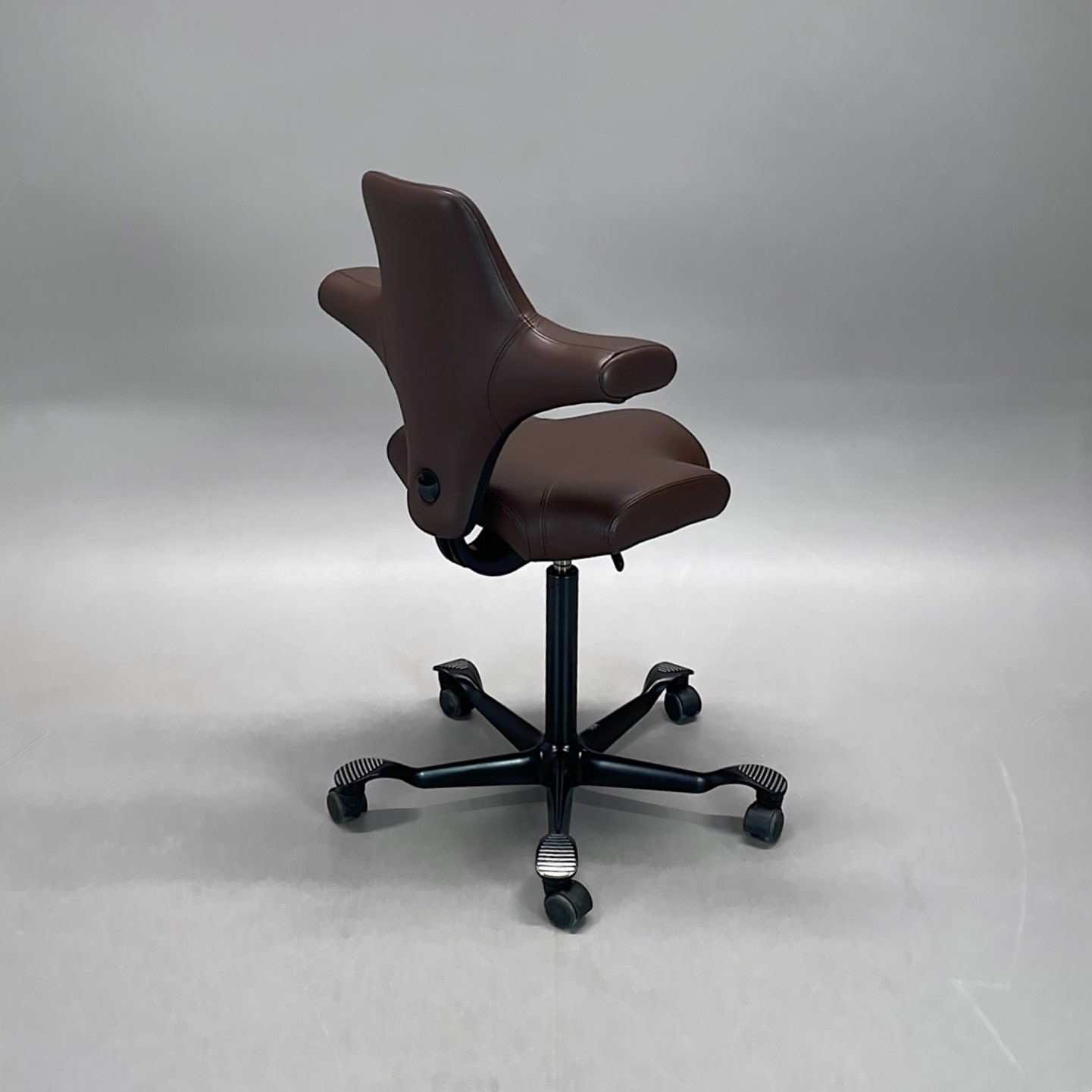 Galleribild #1 för Sadelstol Capisco 8106