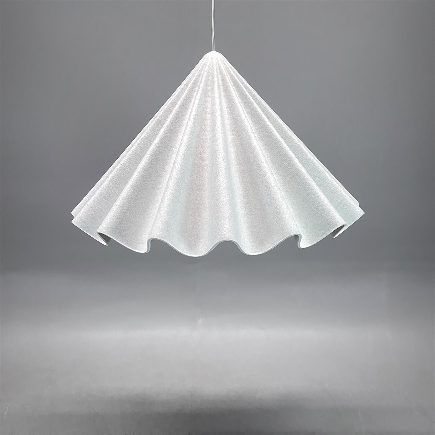 Galleribild #2 för Taklampa Dancing Pendant