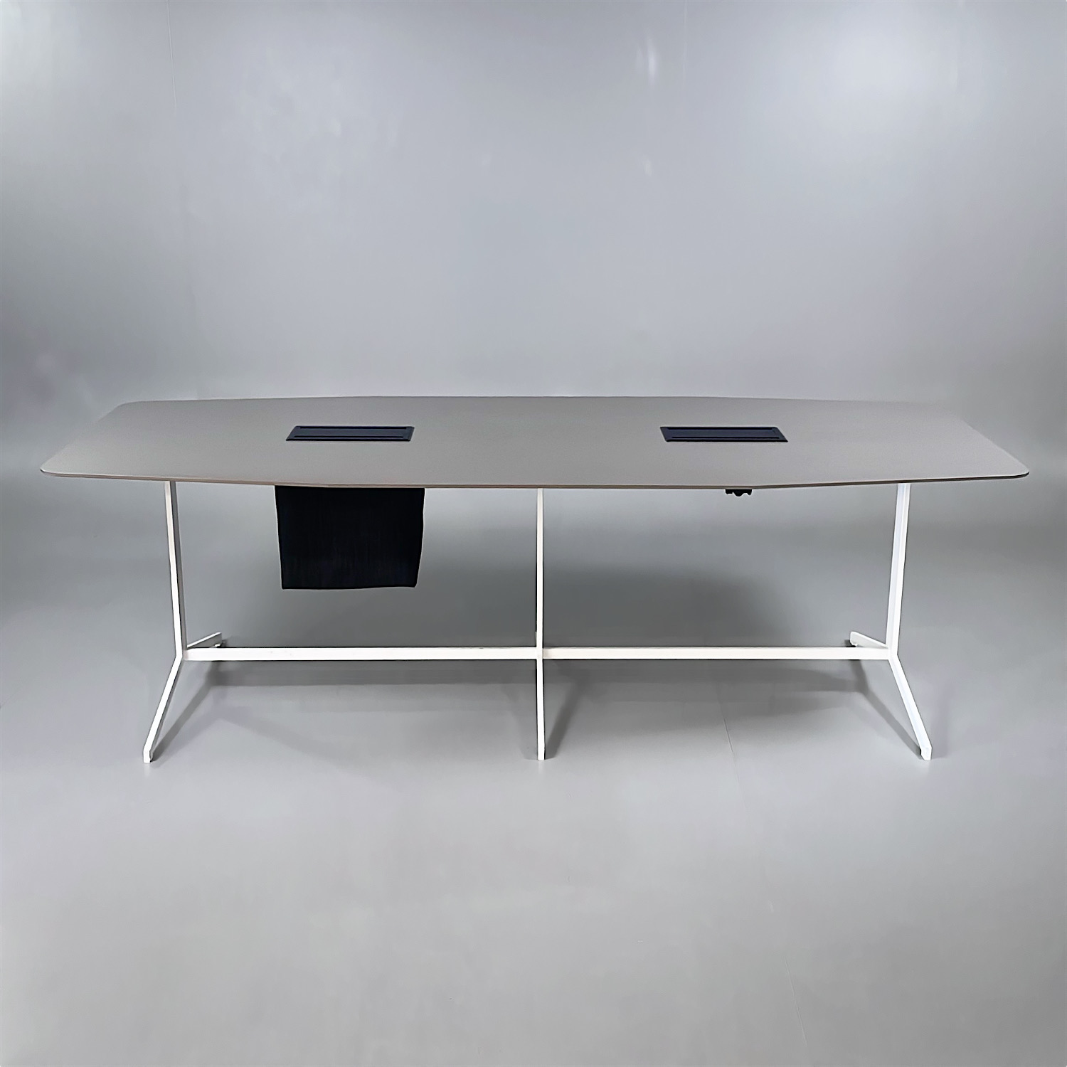 Galleribild #1 för Konferensbord Madison T  2400x1100mm