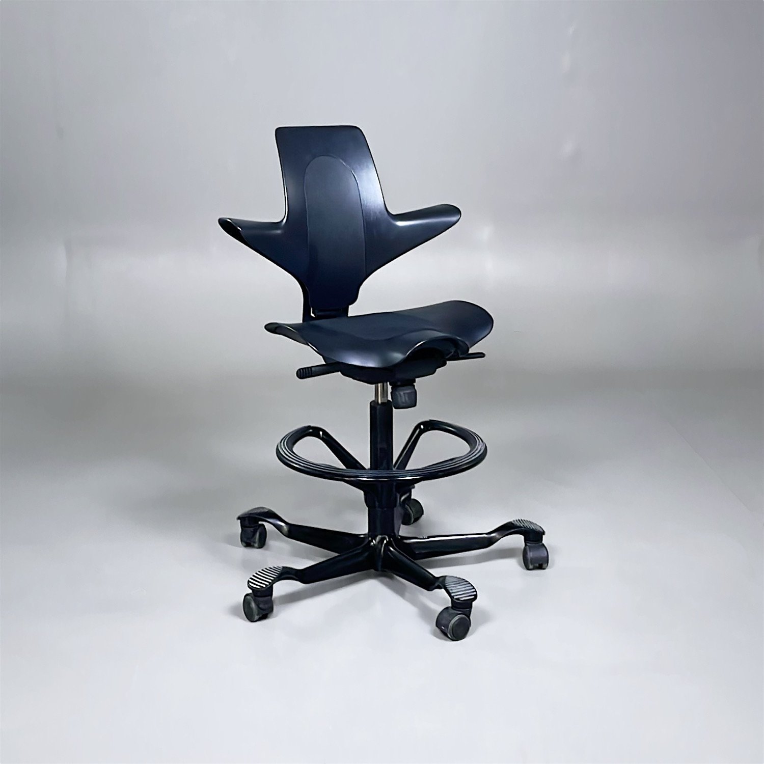 Sadelstol Capisco Puls 8010