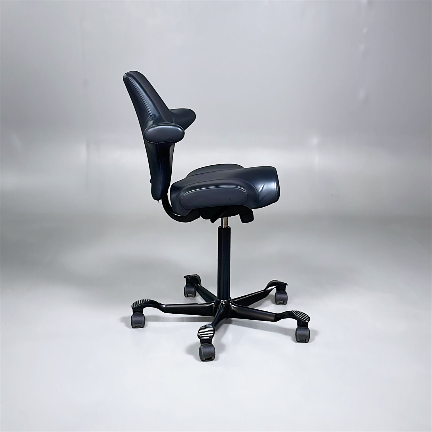 Galleribild #2 för Sadelstol Capisco 8106