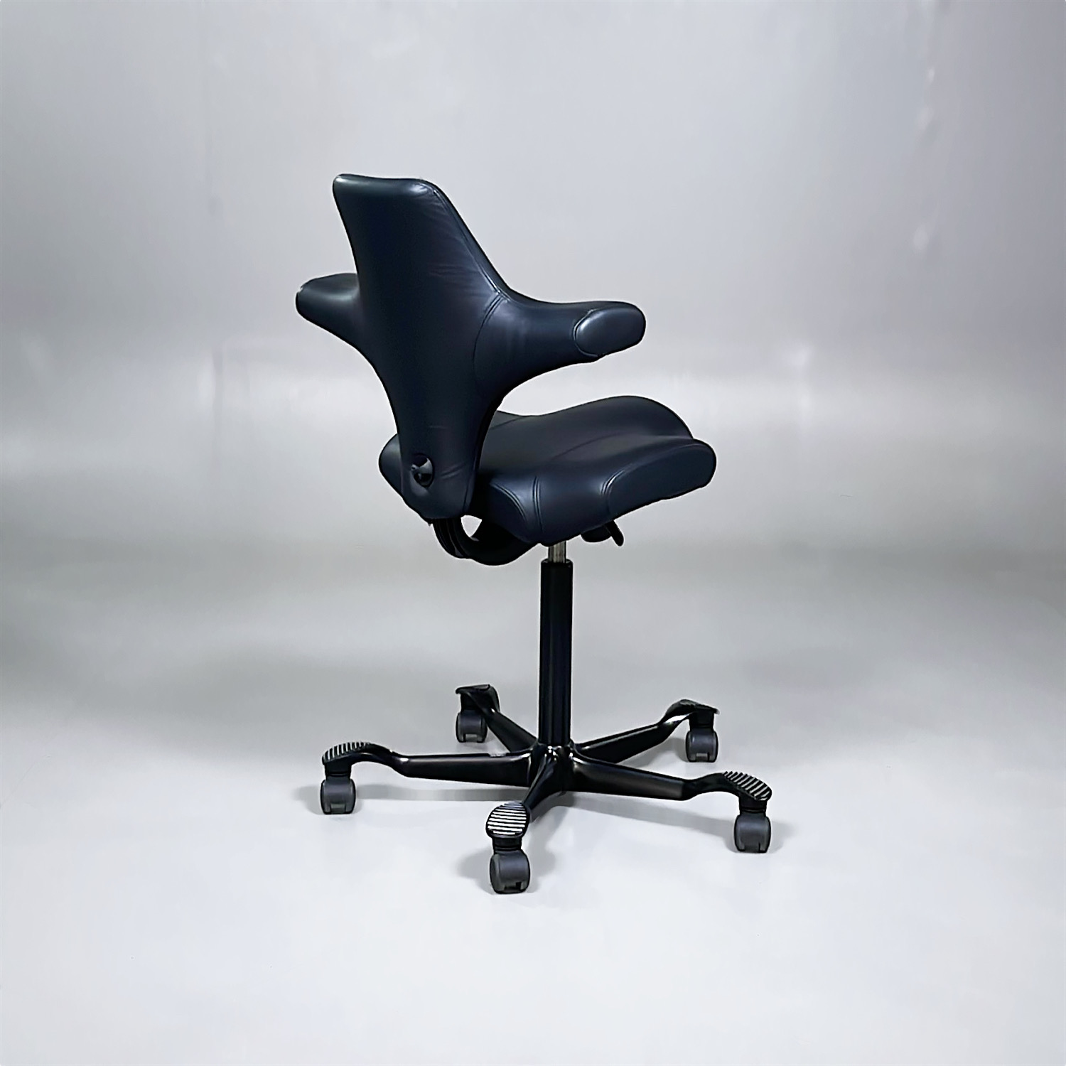 Galleribild #3 för Sadelstol Capisco 8106