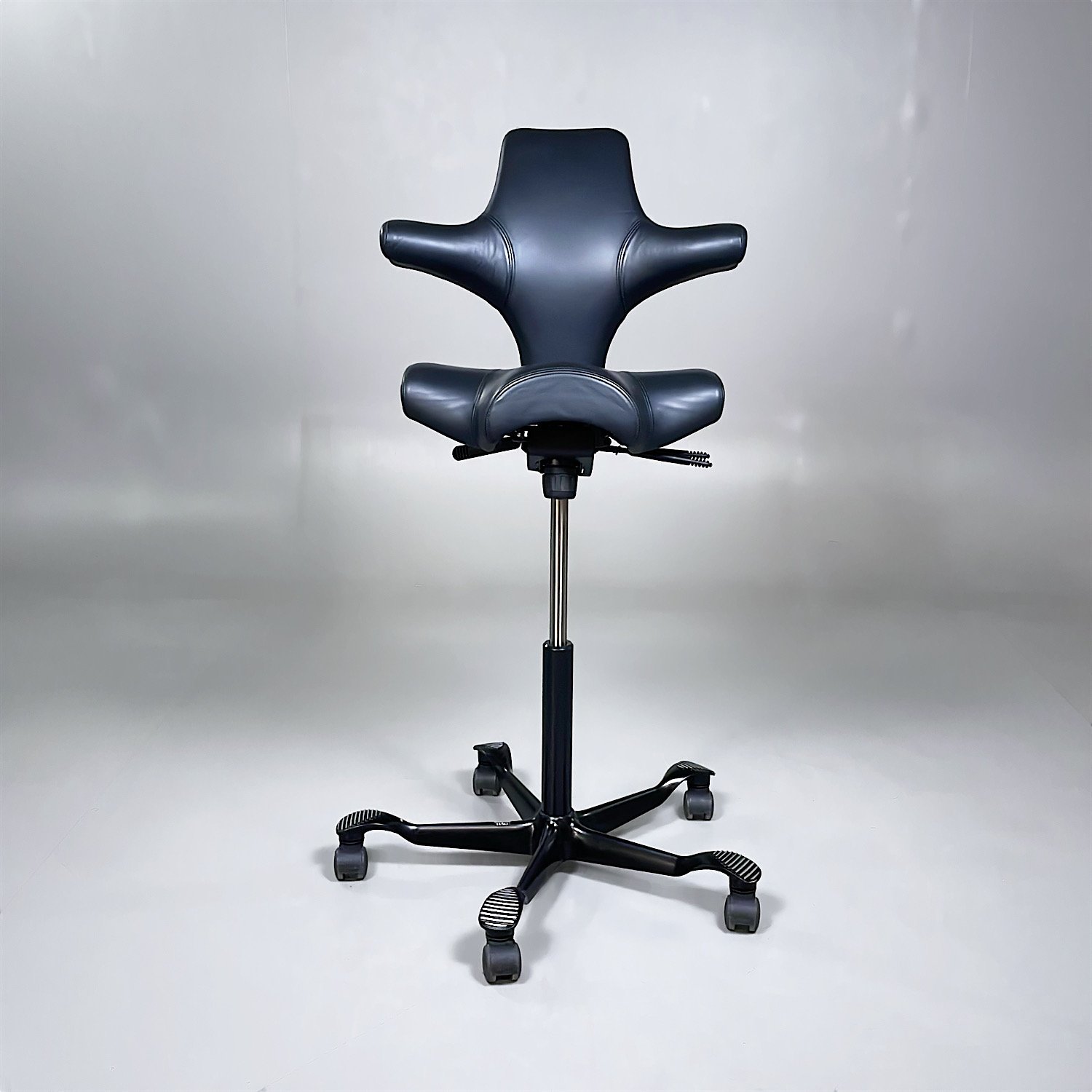 Galleribild #4 för Sadelstol Capisco 8106