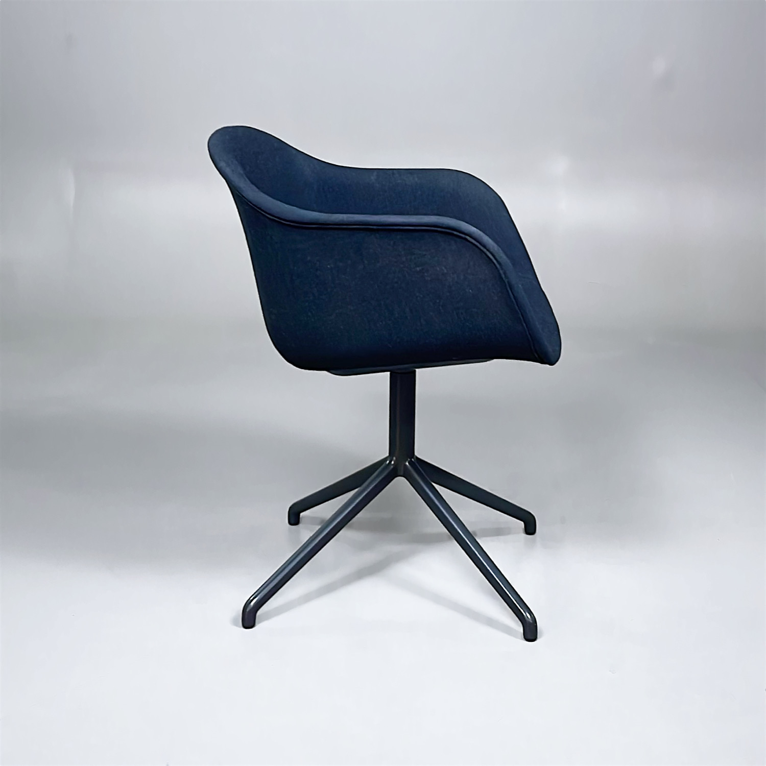 Galleribild #2 för Konferensstol Fiber Armchair