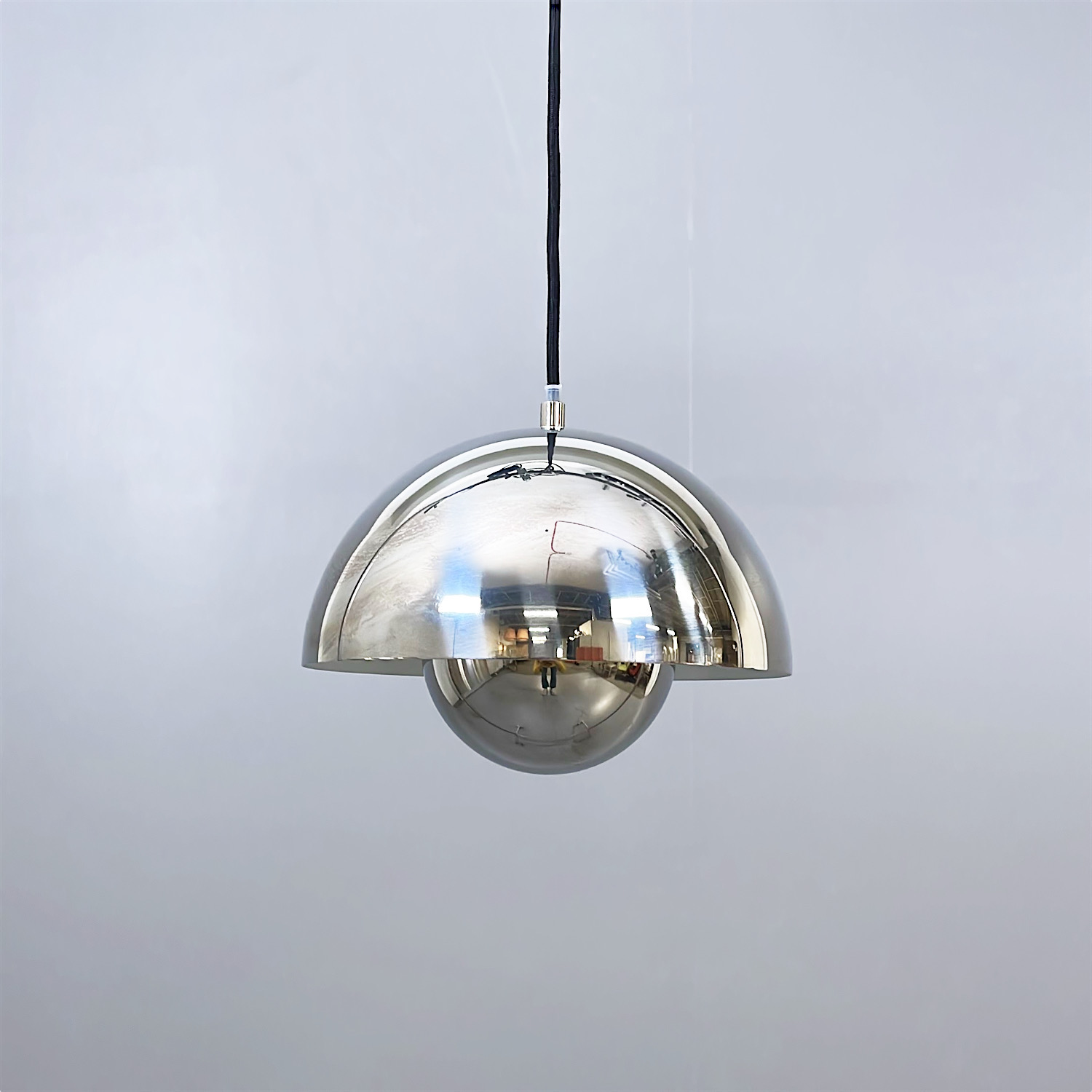 Galleribild #1 för Taklampa Flowerpot VP1