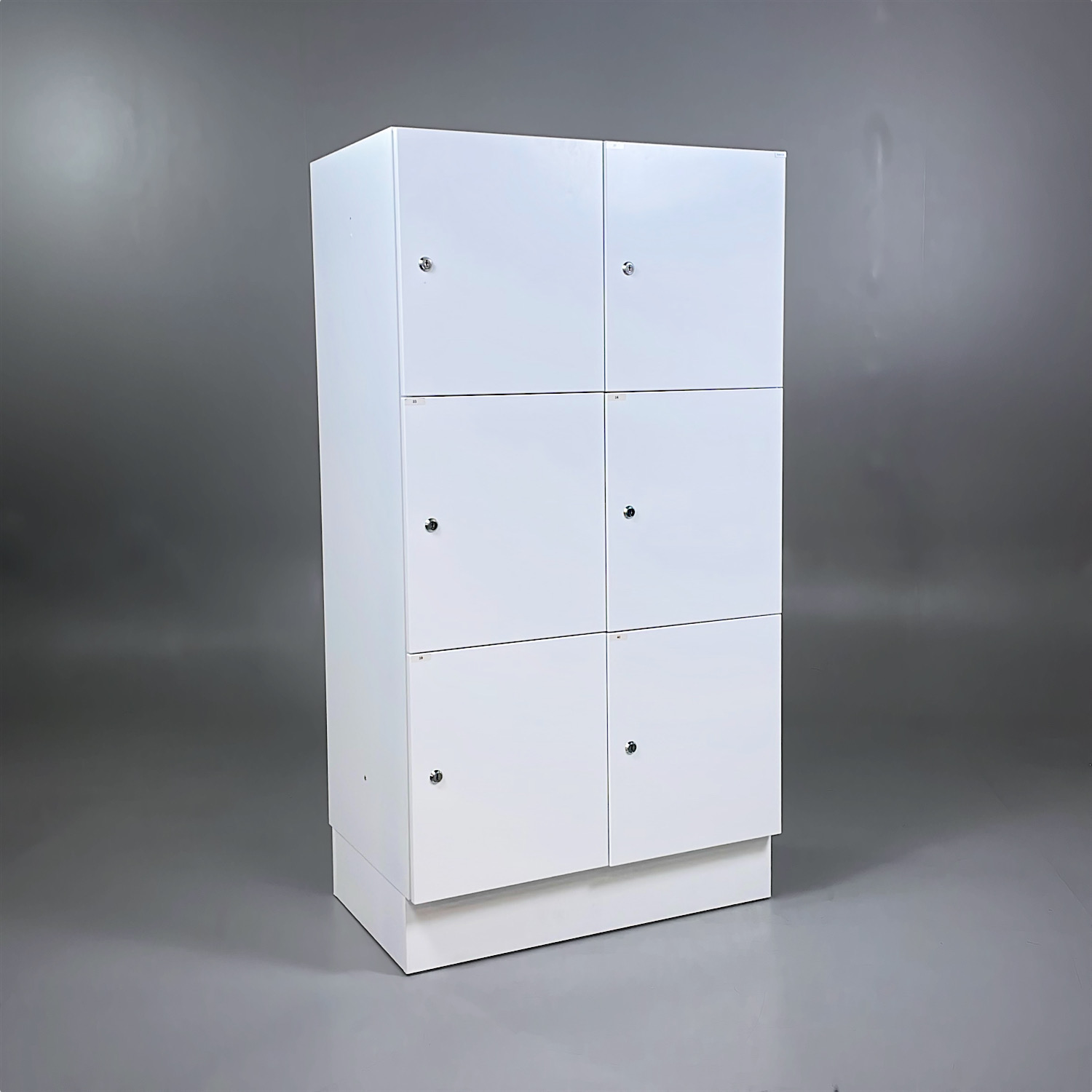 Personalskåp 6 Luckor