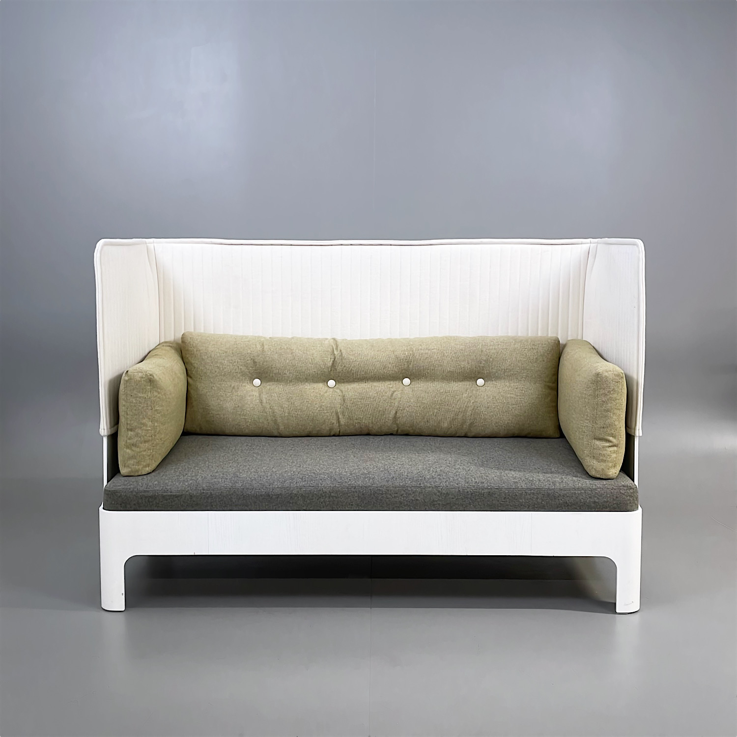 Galleribild #1 för Soffa Tyst Koja hög omklädd