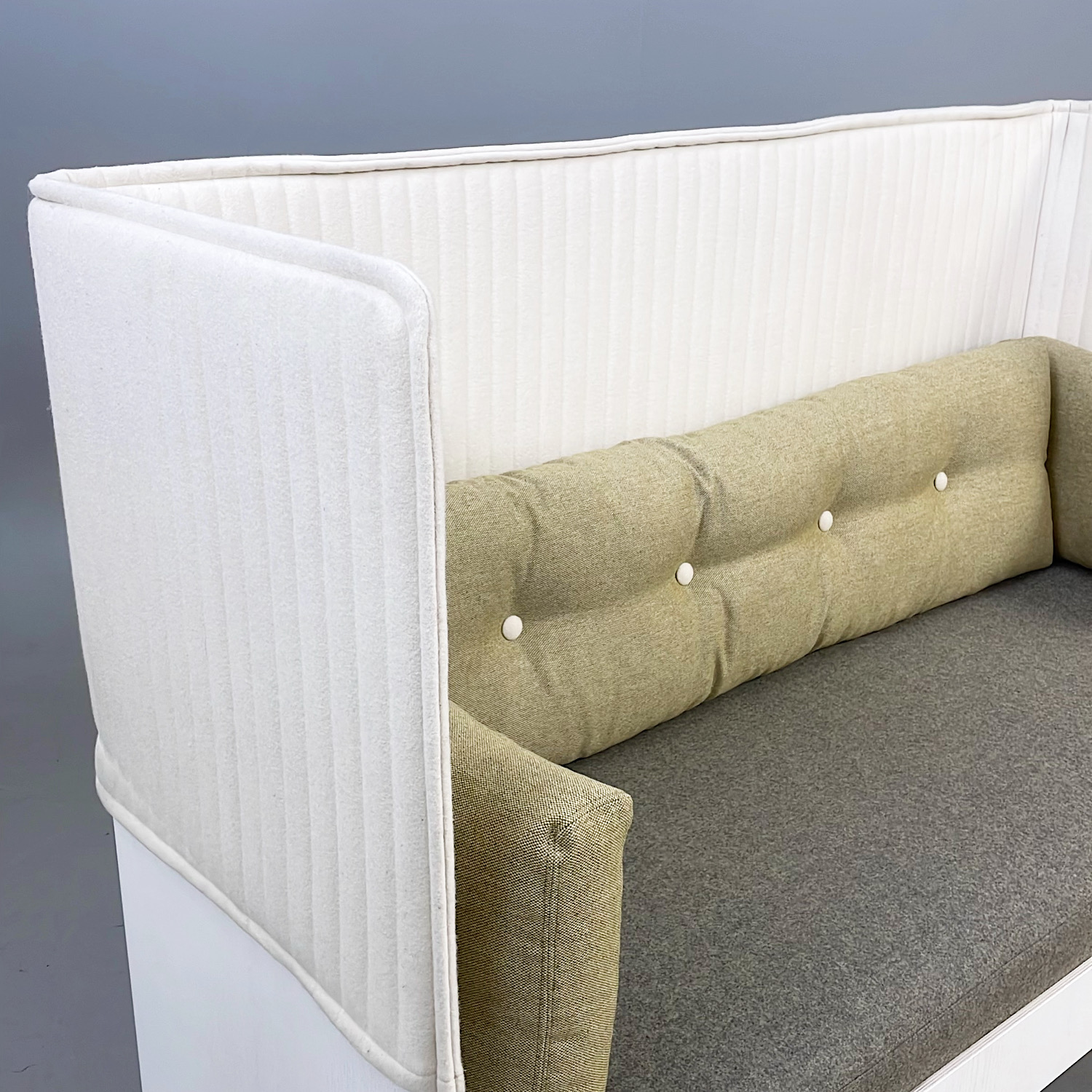 Galleribild #3 för Soffa Tyst Koja hög omklädd