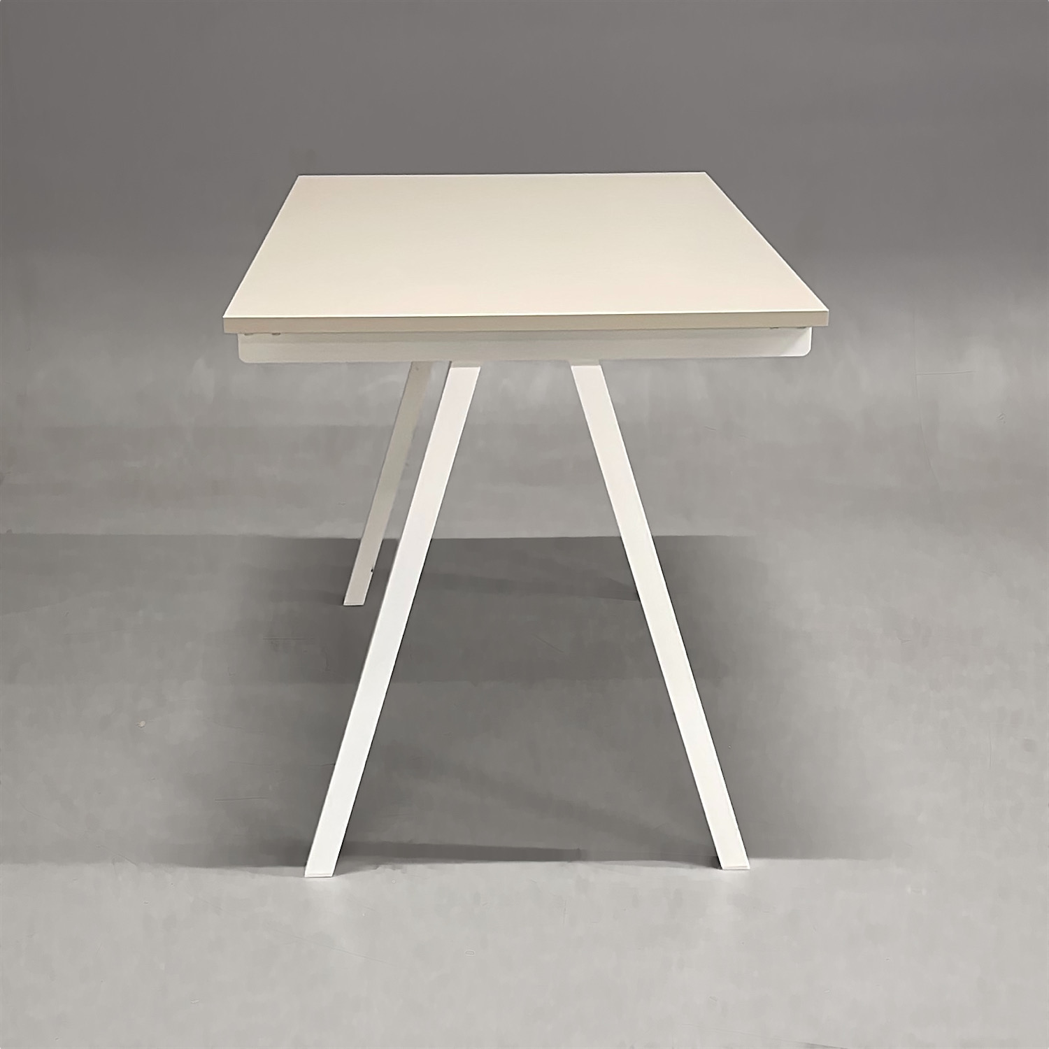 Galleribild #2 för Skrivbord Trotten 1200mm