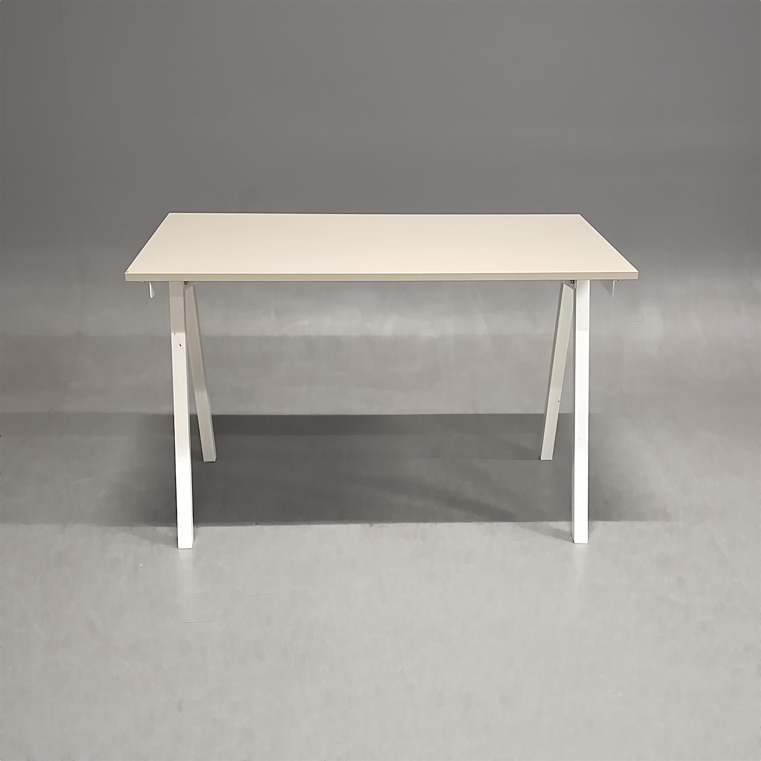 Galleribild #1 för Skrivbord Trotten 1200mm