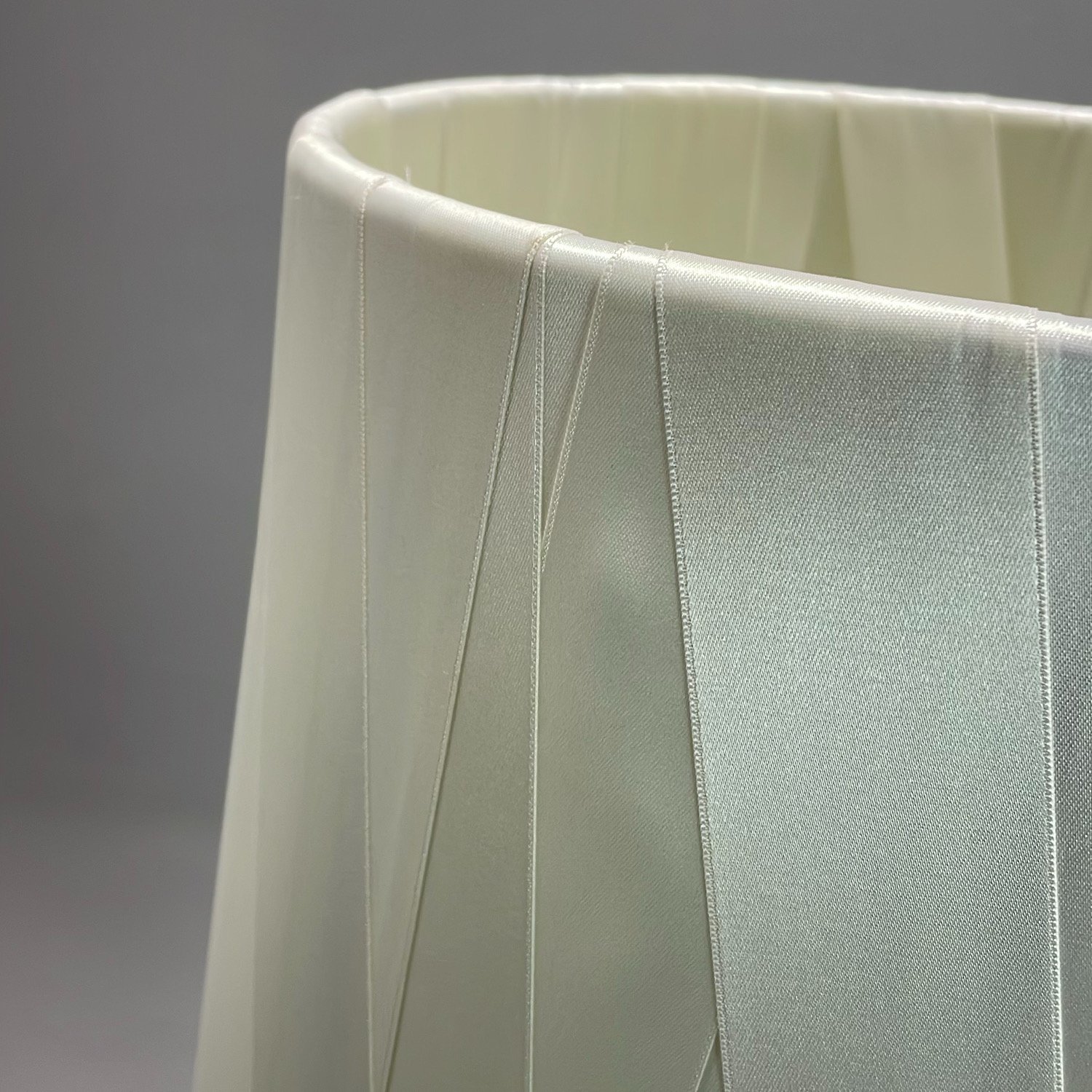 Galleribild #1 för Golvlampa Dress