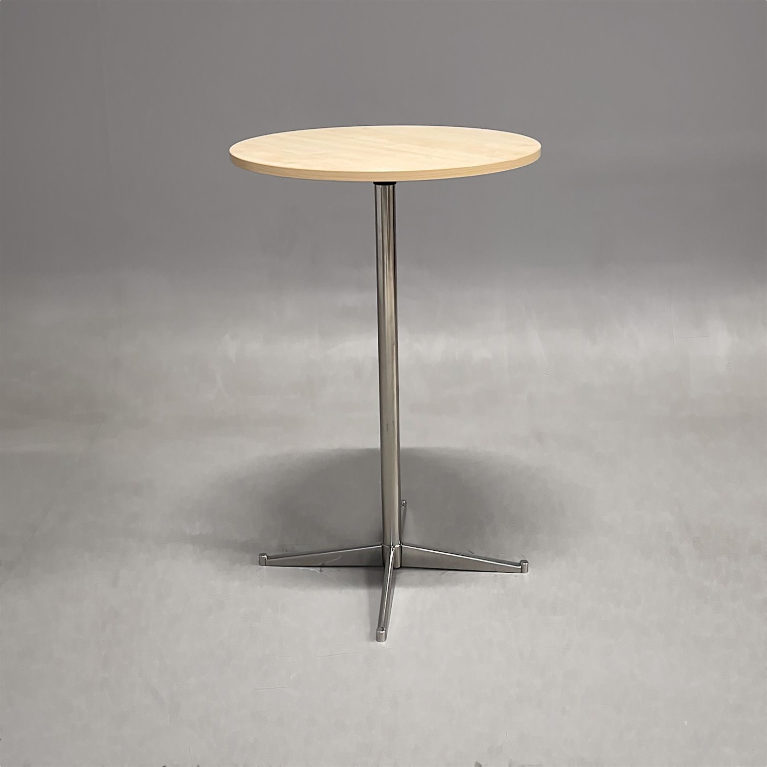 Huvudbild för Barbord Ø700mm