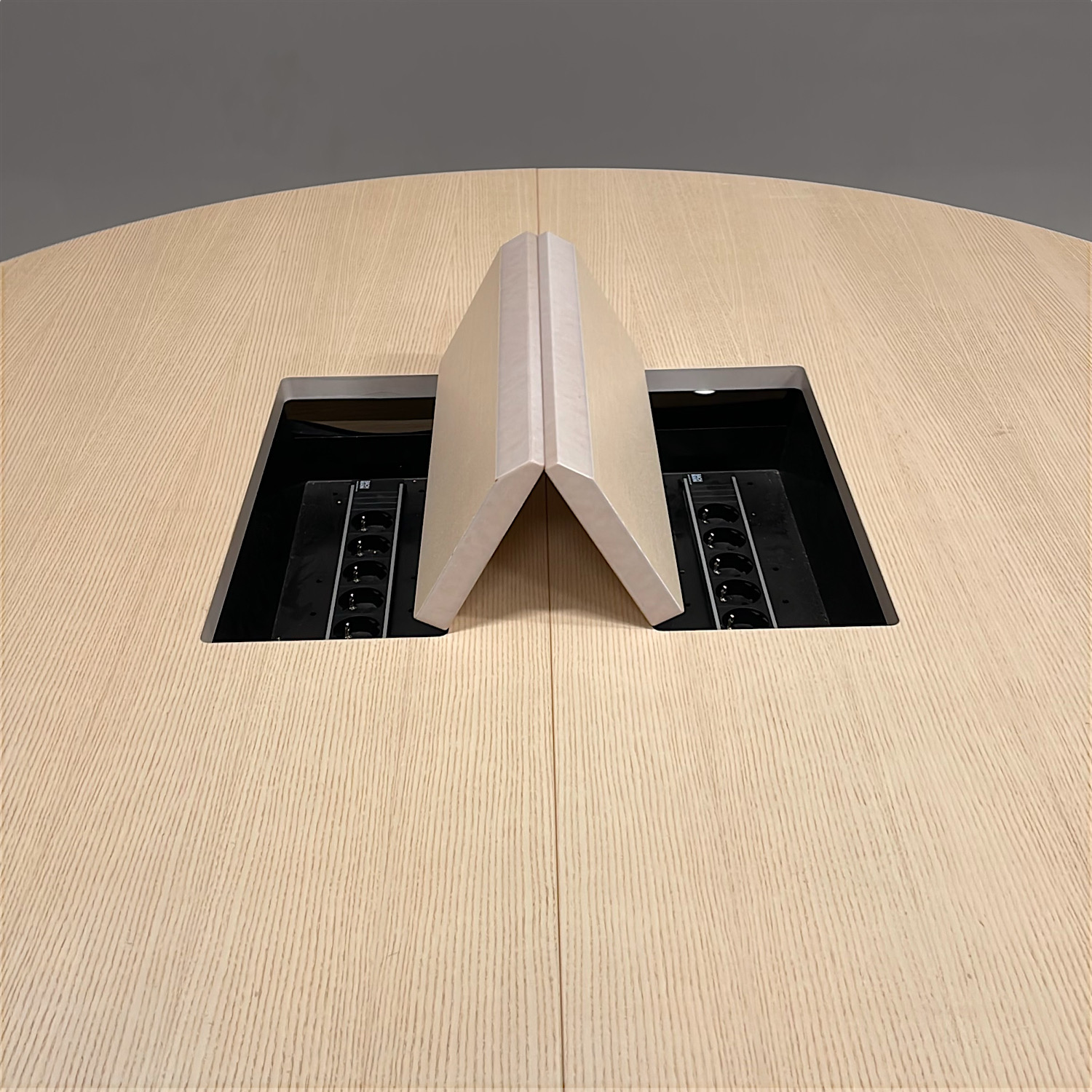 Galleribild #3 för Konferensbord A-serien 1600mm