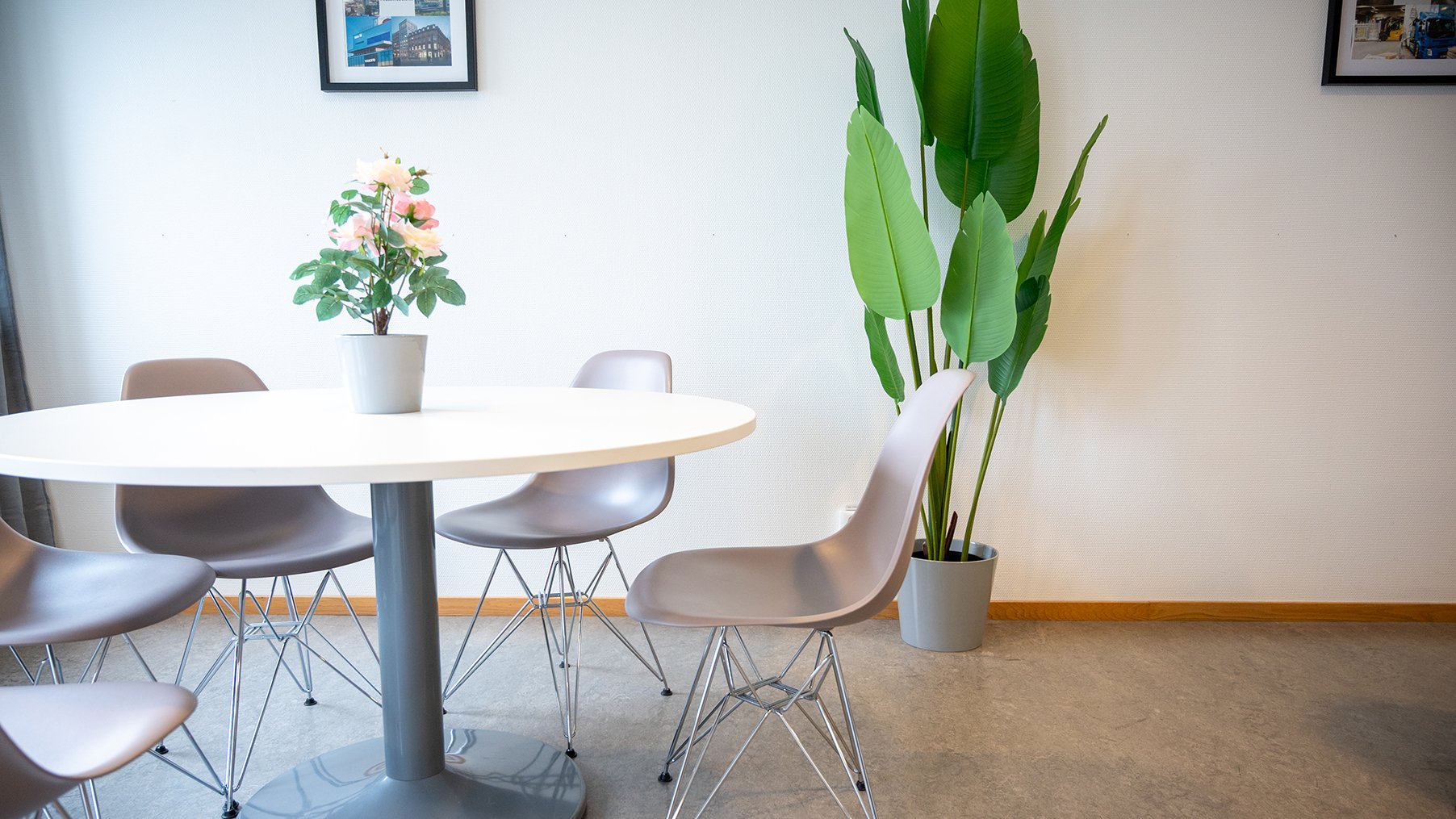 En matsalsmöbel på Ahlsells nya kontor