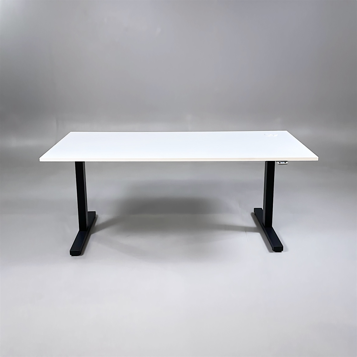 Galleribild #1 för Höj- och sänkbart skrivbord 1600mm