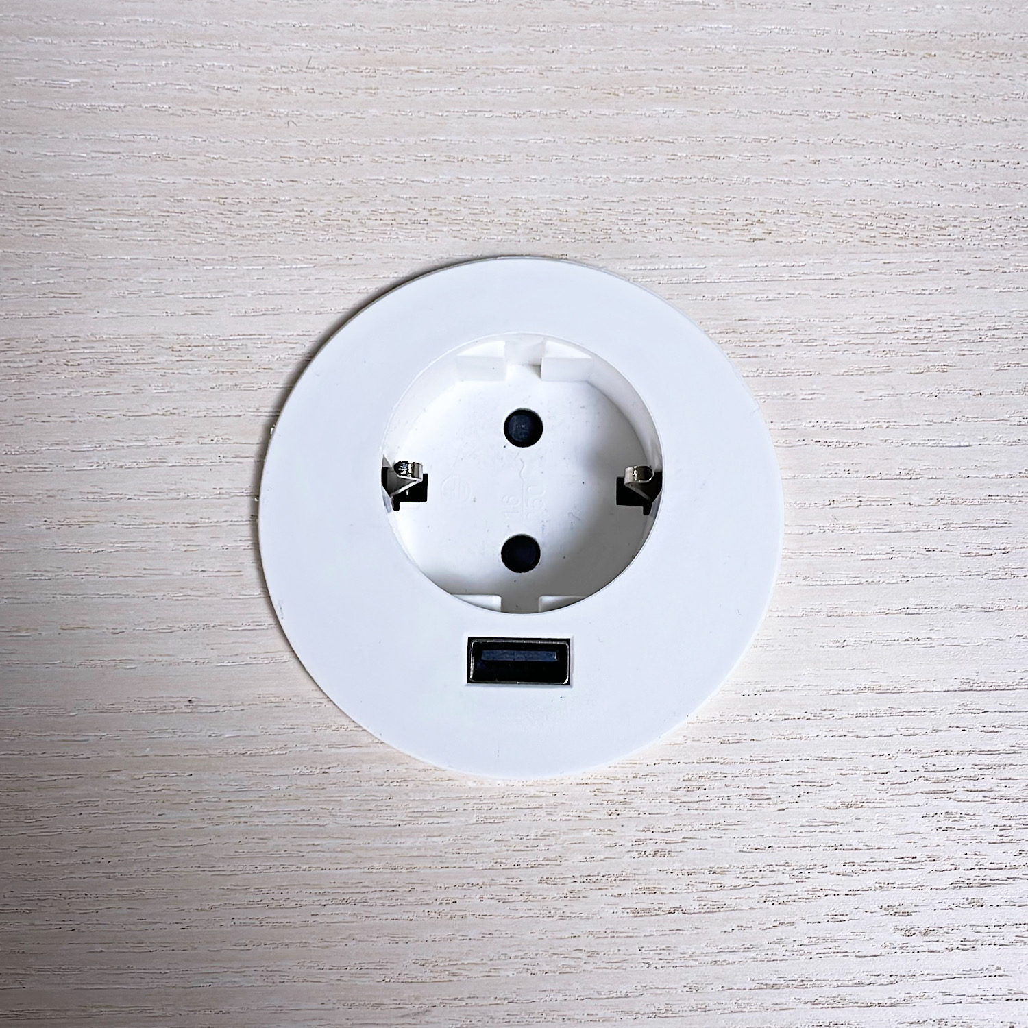 Galleribild #3 för Höj- och sänkbart skrivbord 1400mm