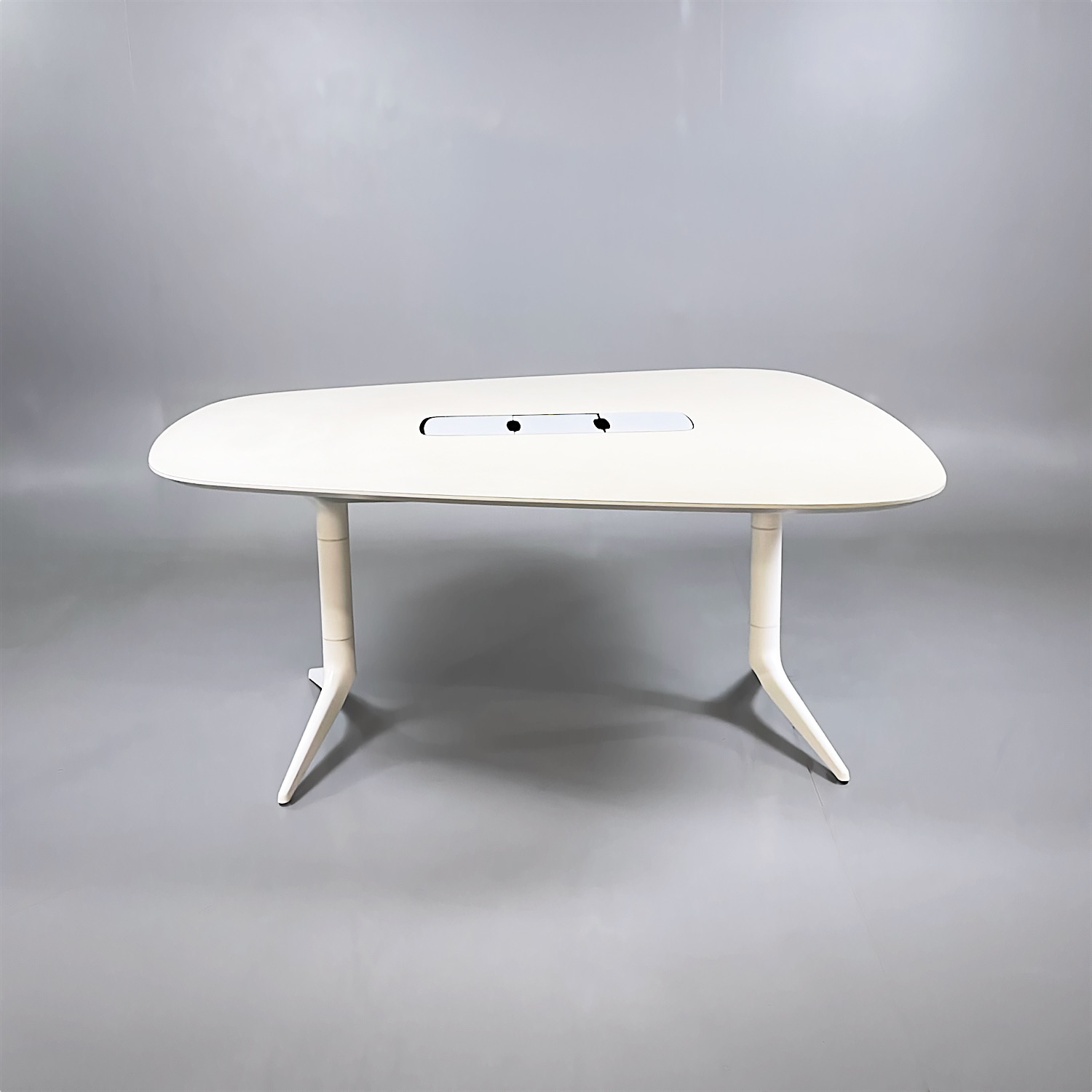 Galleribild #1 för Konferensbord HideTech 1550x1500mm