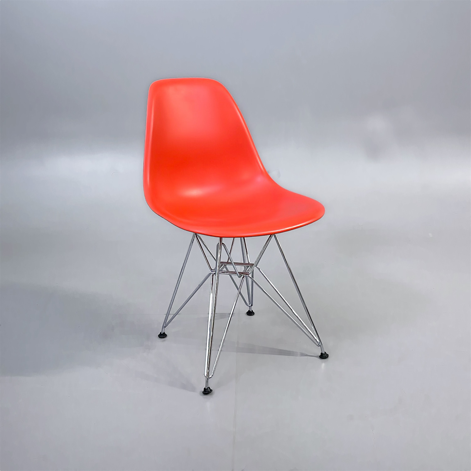 Caféstol Eames Plastic Chair DSR